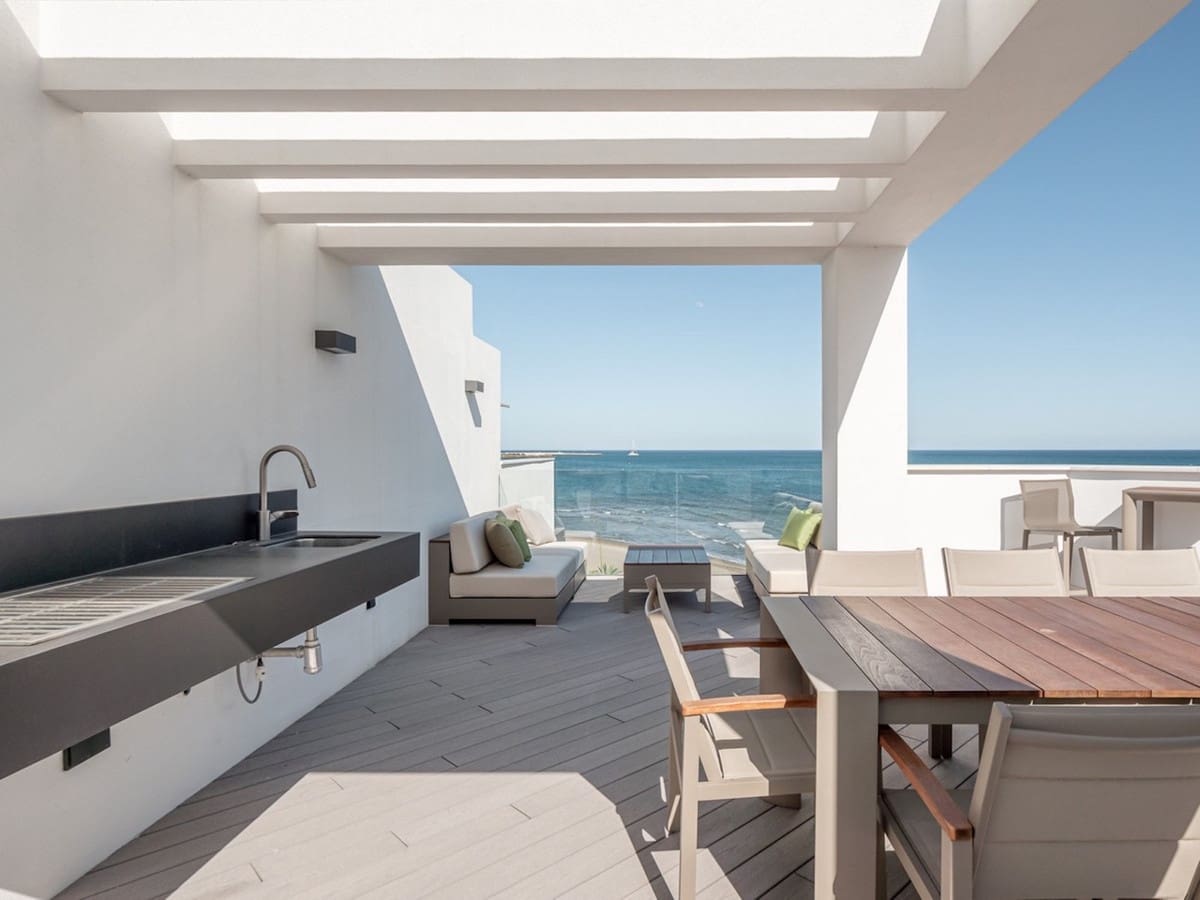 3 bedroom Townhouse for sale in Estepona with garage - € 3,450,000 (Ref: 7959828)