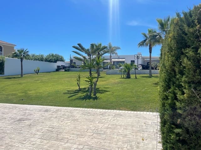 3 soverom Villa til salgs i Estepona med garasje - € 1 150 000 (Ref: 7959865)