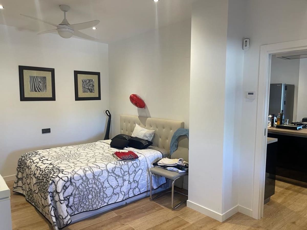 3 bedroom Villa for sale in Estepona with garage - € 1,150,000 (Ref: 7959865)