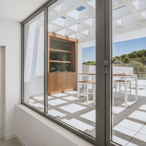 4 soverom Villa til salgs i El Paraiso, Estepona - € 2 250 000 (Ref: 7959914)