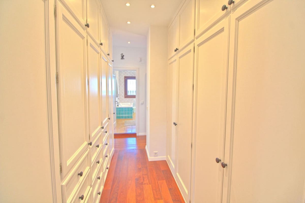 5 quarto Moradia para venda em Estepona com garagem - 3 400 000 € (Ref: 7960047)