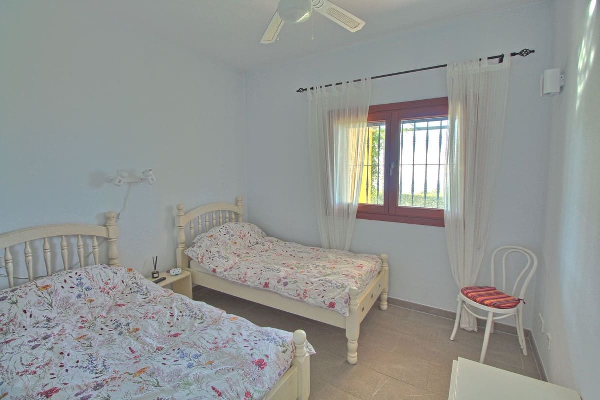 5 quarto Moradia para venda em Estepona com garagem - 3 400 000 € (Ref: 7960047)