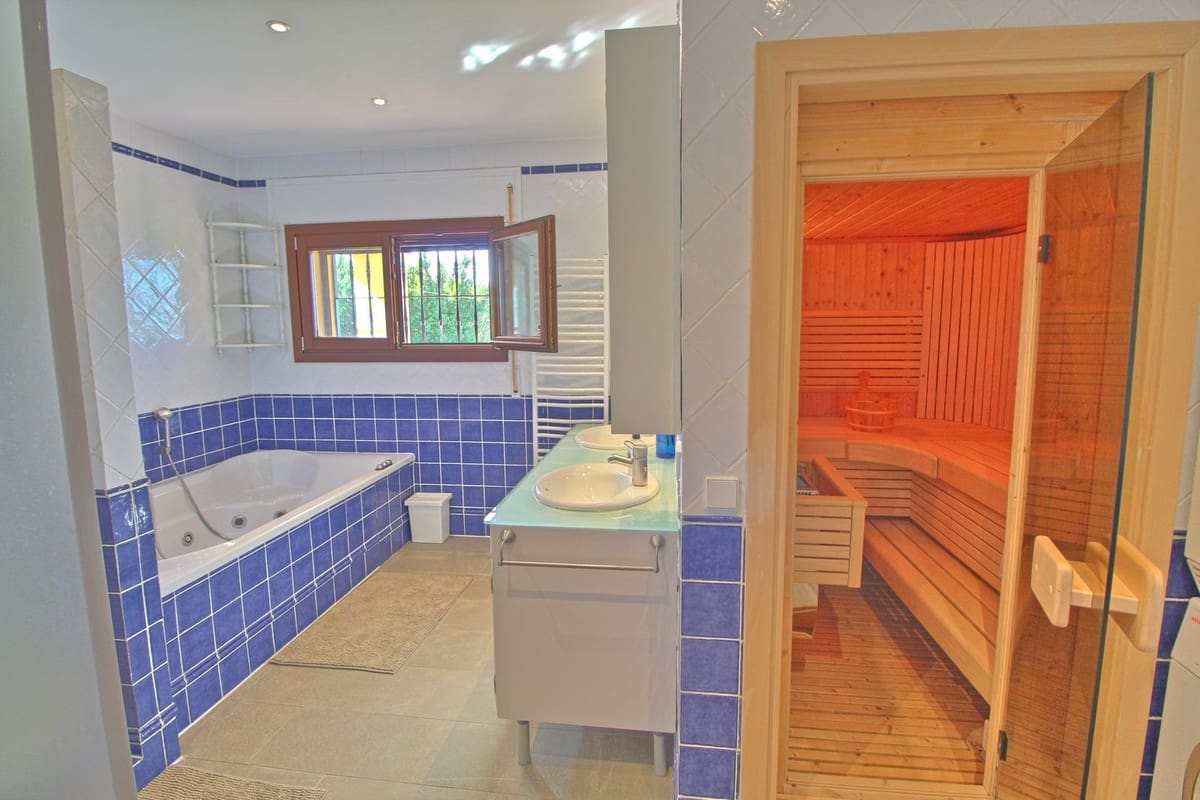 5 soveværelse Villa til salg i Casares med garage - € 3.400.000 (Ref: 7960047)