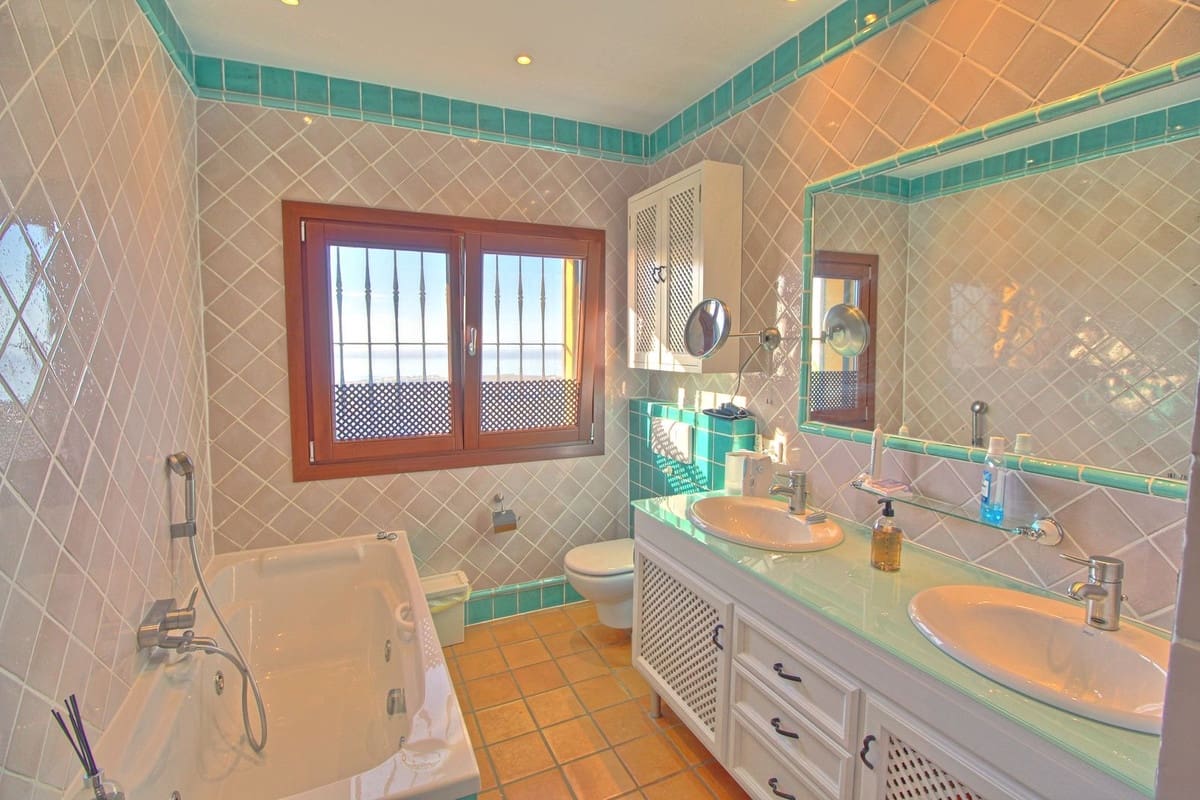 5 soveværelse Villa til salg i Casares med garage - € 3.400.000 (Ref: 7960047)