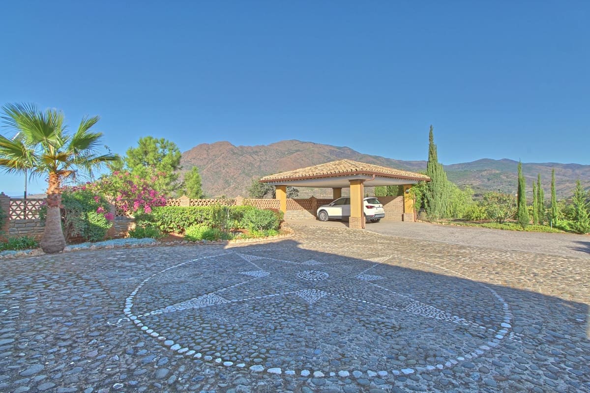 5 soveværelse Villa til salg i Casares med garage - € 3.400.000 (Ref: 7960047)