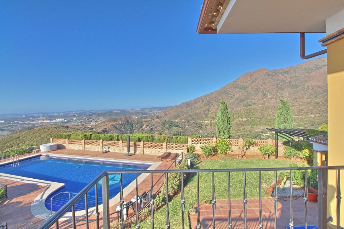 5 soveværelse Villa til salg i Casares med garage - € 3.400.000 (Ref: 7960047)