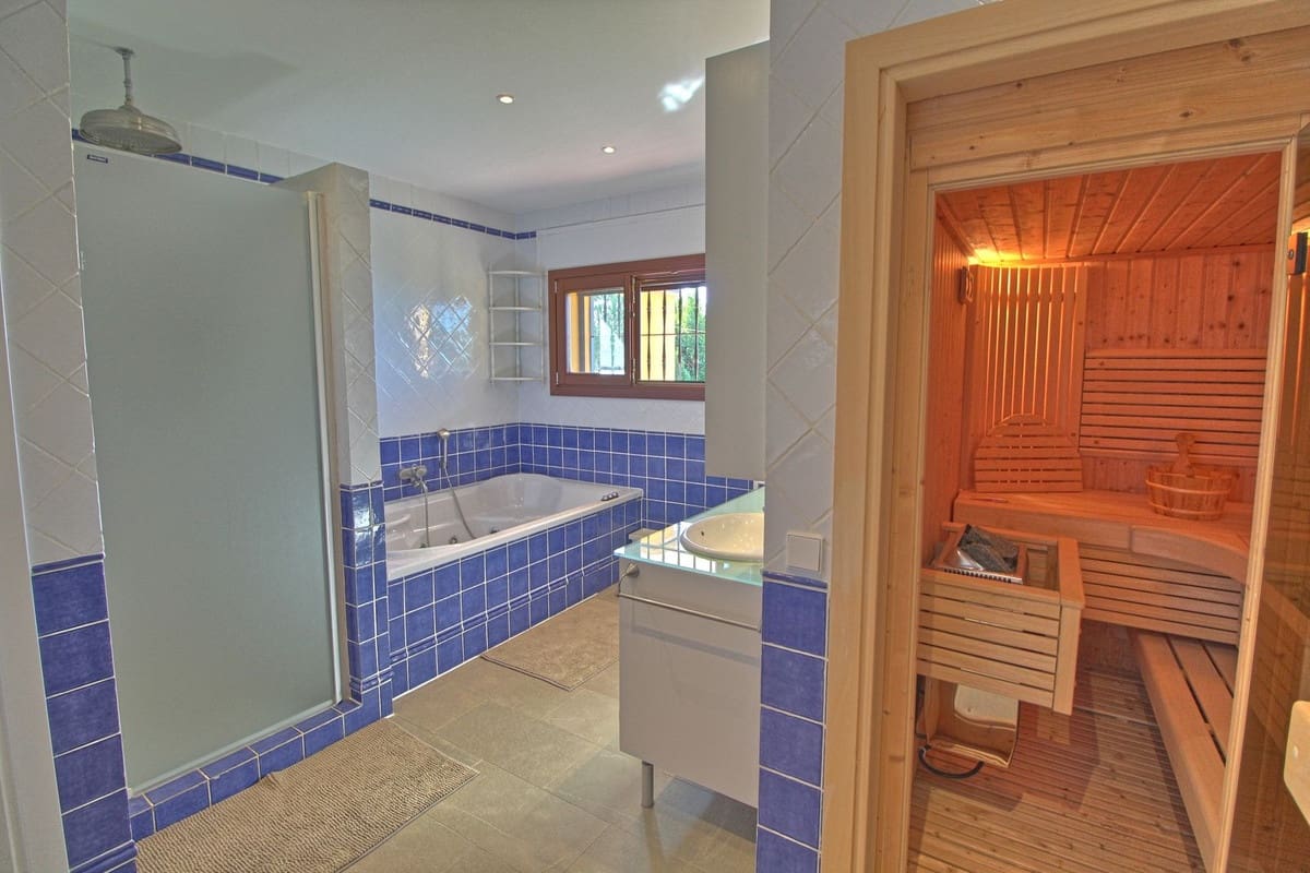5 soveværelse Villa til salg i Casares med garage - € 3.400.000 (Ref: 7960047)