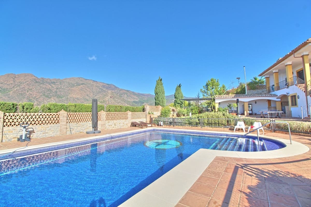 5 soveværelse Villa til salg i Casares med garage - € 3.400.000 (Ref: 7960047)