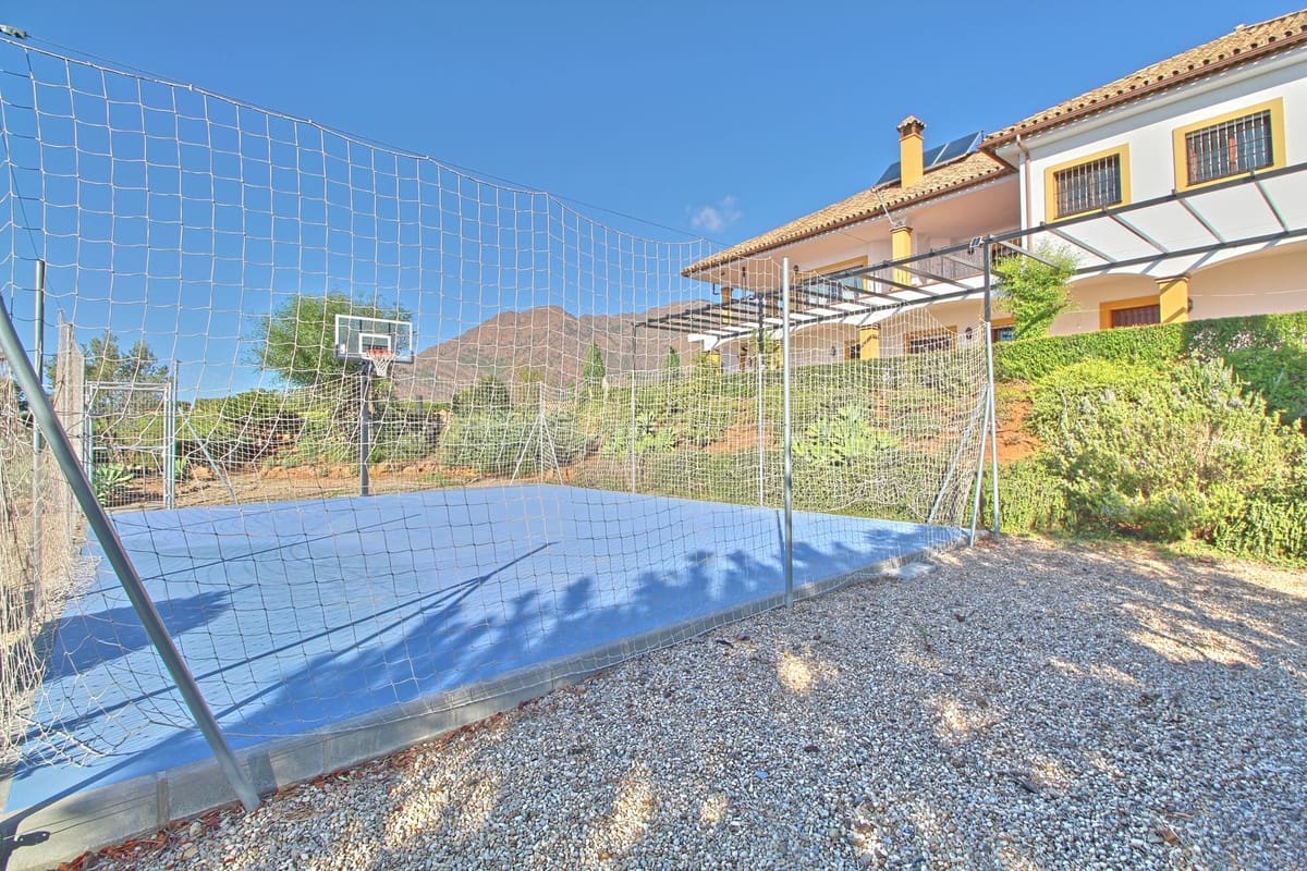 5 soveværelse Villa til salg i Casares med garage - € 3.400.000 (Ref: 7960047)