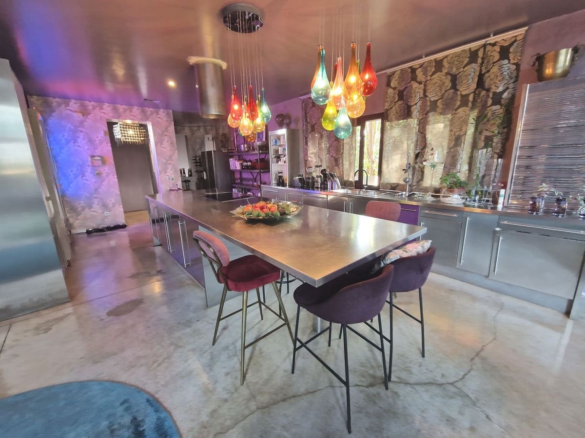 5 sypialnia Willa na sprzedaż w New Golden Mile z garażem - 2 150 000 € (Ref: 7960076)