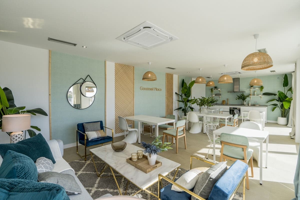 2 bedroom Apartment for sale in Benalmadena with garage - € 418,000 (Ref: 7967698)