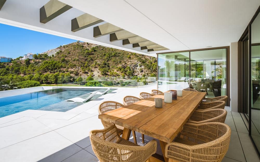 6 bedroom Villa for sale in Benahavis - € 7,495,000 (Ref: 7967699)