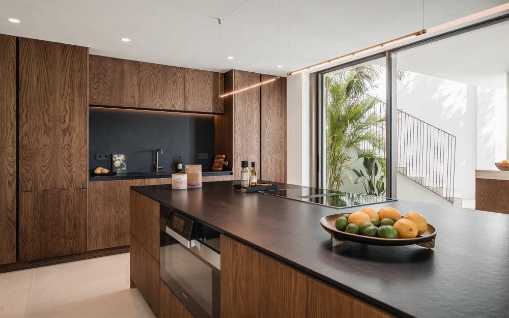 6 bedroom Villa for sale in Benahavis - € 7,495,000 (Ref: 7967699)