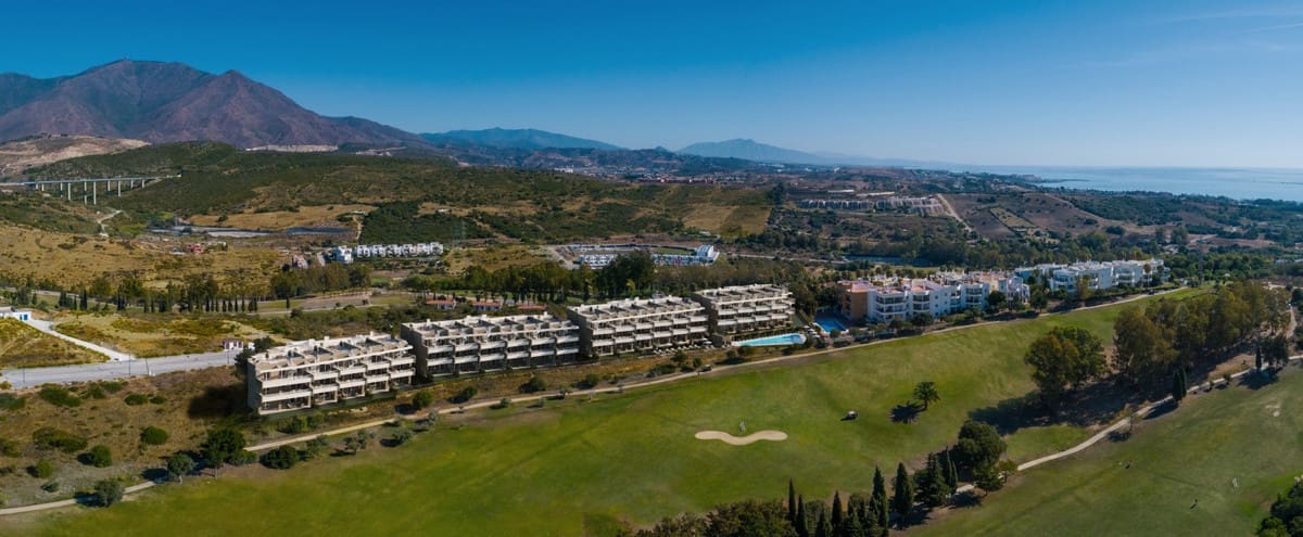 2 Zimmer Apartment zu verkaufen in Estepona mit Pool Garage - 375.000 € (Ref: 8046468)
