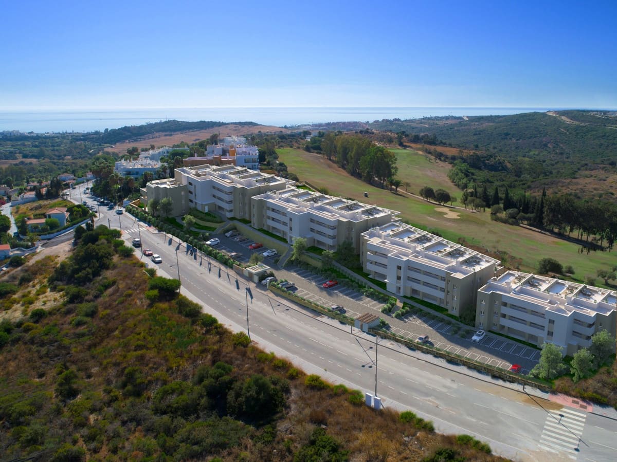 2 Zimmer Apartment zu verkaufen in Estepona mit Pool Garage - 375.000 € (Ref: 8046468)
