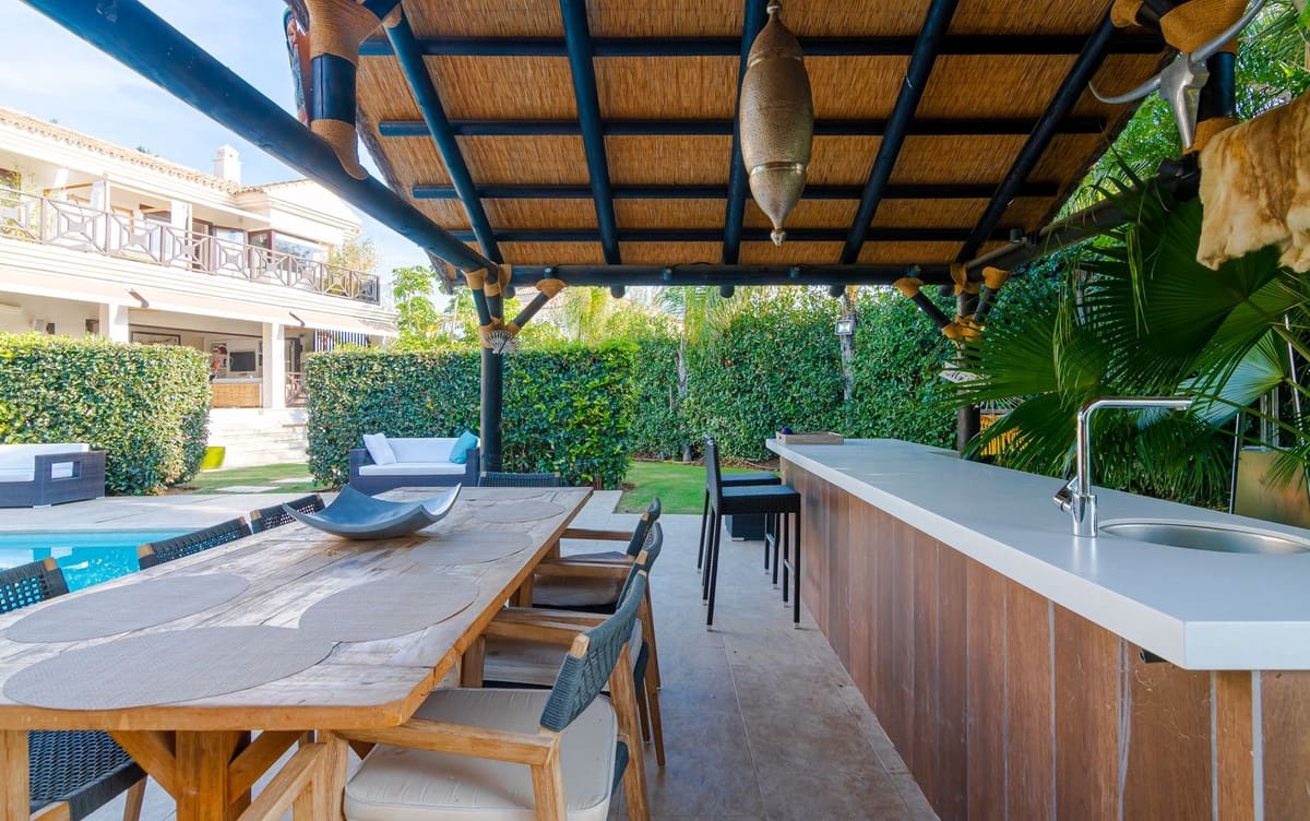 5 soveværelse Villa til salg i Nueva Andalucia med garage - € 2.700.000 (Ref: 8221306)