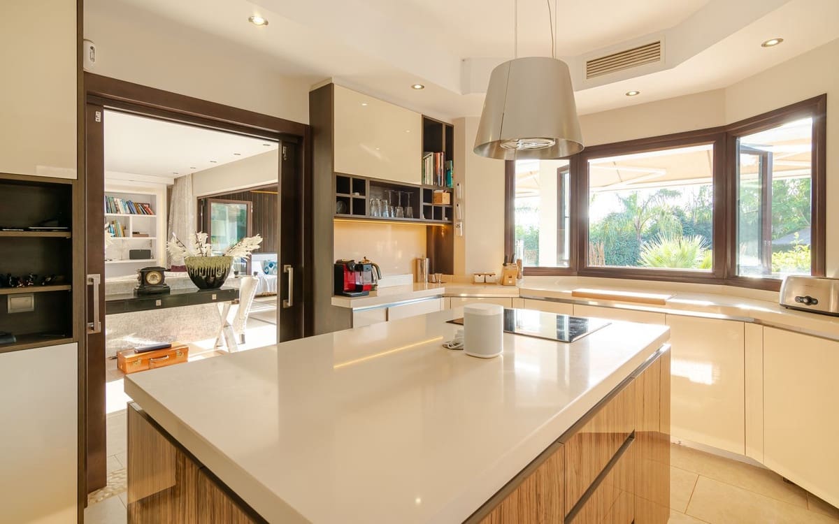 5 soveværelse Villa til salg i Nueva Andalucia med garage - € 2.700.000 (Ref: 8221306)