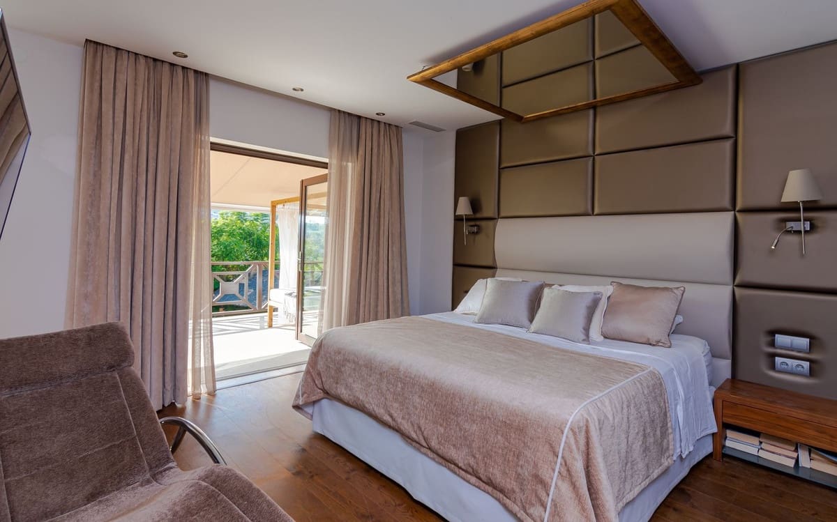 5 soveværelse Villa til salg i Nueva Andalucia med garage - € 2.700.000 (Ref: 8221306)