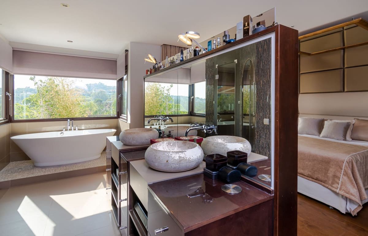 5 soveværelse Villa til salg i Nueva Andalucia med garage - € 2.700.000 (Ref: 8221306)