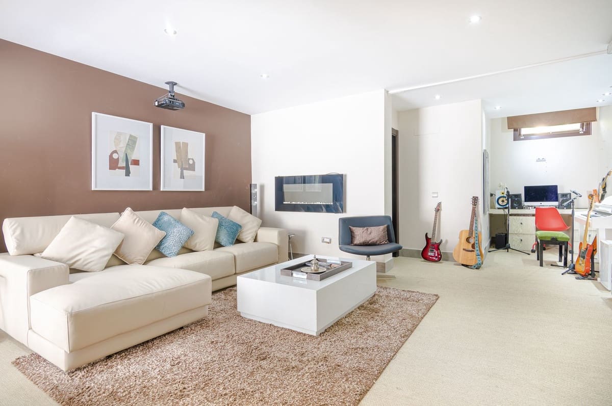 5 soveværelse Villa til salg i Nueva Andalucia med garage - € 2.700.000 (Ref: 8221306)