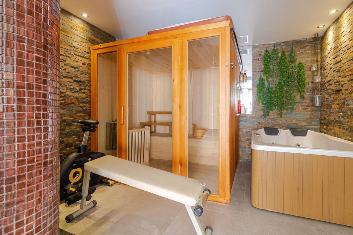 5 soveværelse Villa til salg i Nueva Andalucia med garage - € 2.700.000 (Ref: 8221306)