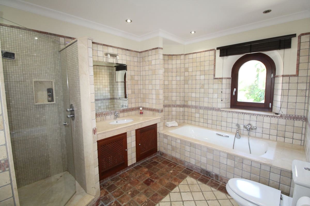 6 soveværelse Villa til salg i Sotogrande med garage - € 2.995.000 (Ref: 8221456)