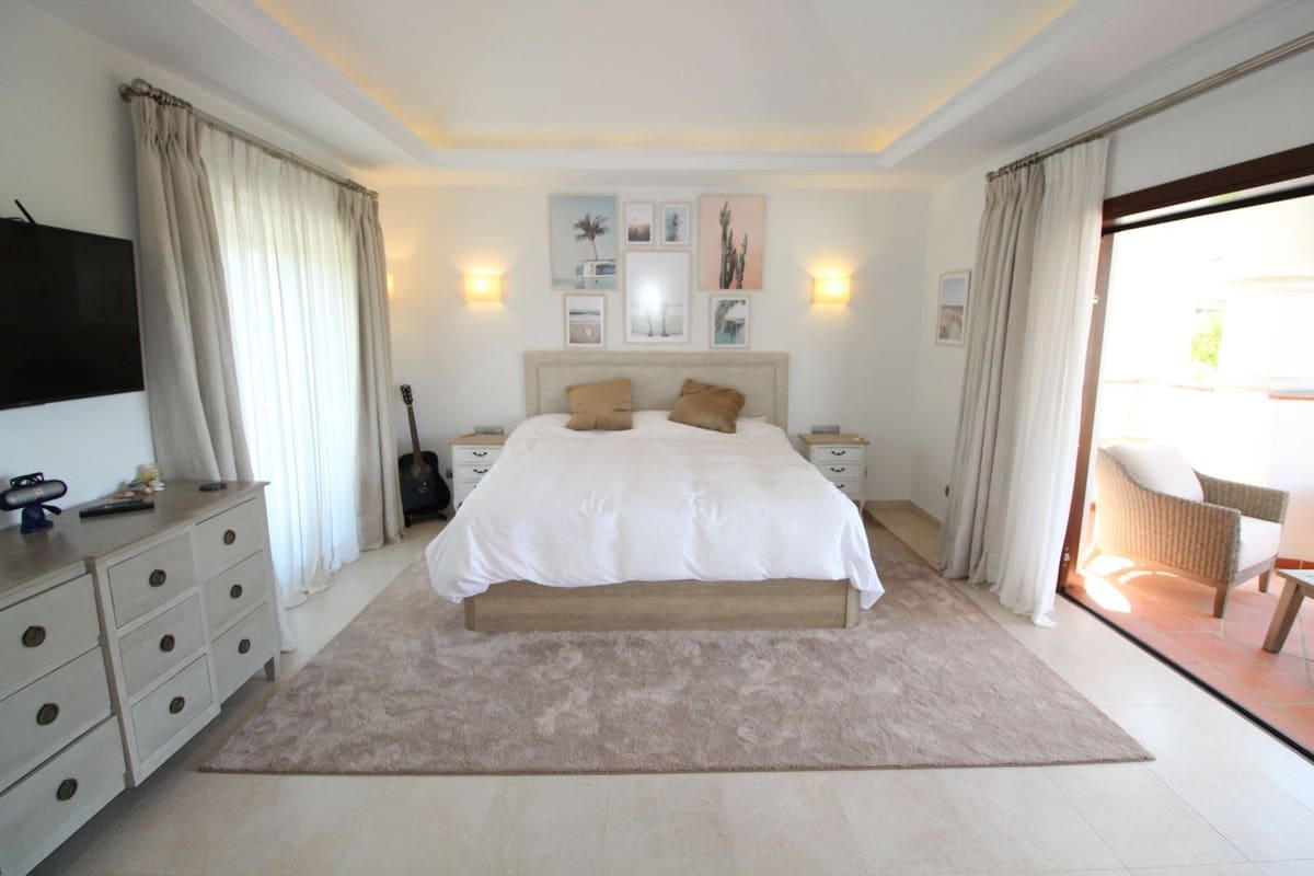 6 soveværelse Villa til salg i Sotogrande med garage - € 2.995.000 (Ref: 8221456)