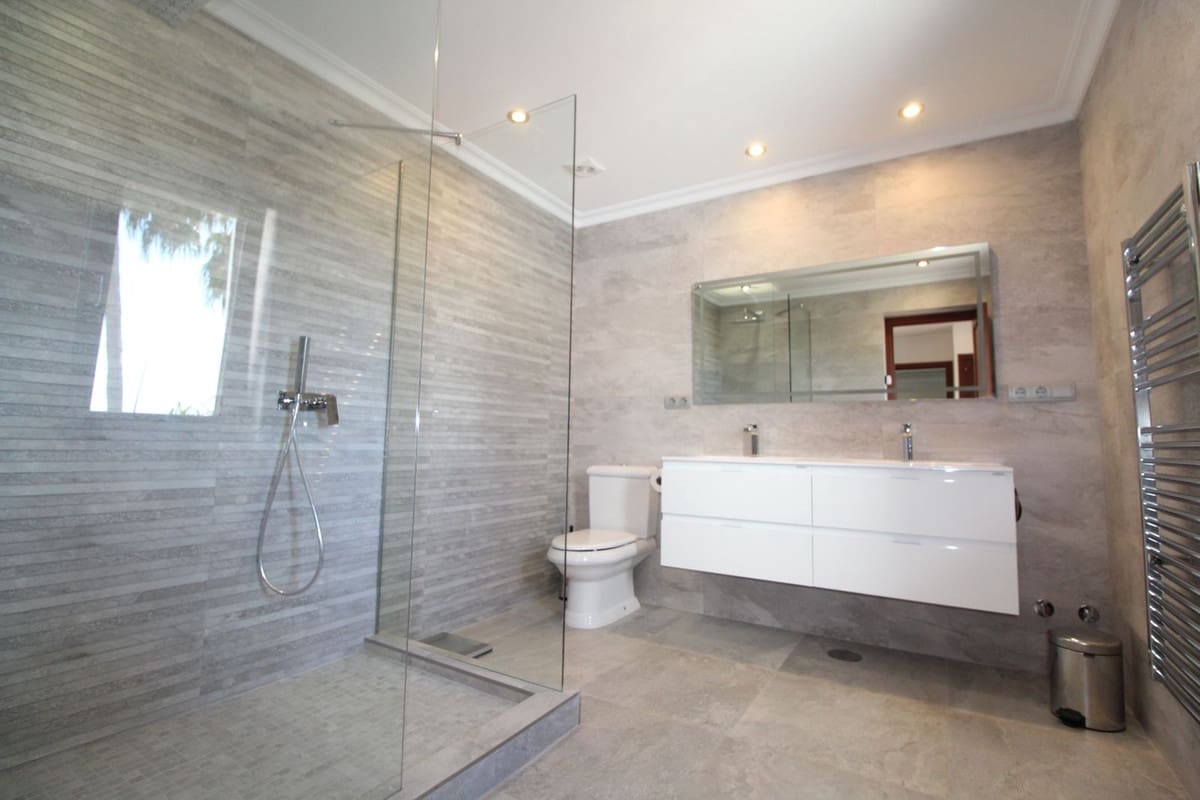 6 soveværelse Villa til salg i Sotogrande med garage - € 2.995.000 (Ref: 8221456)