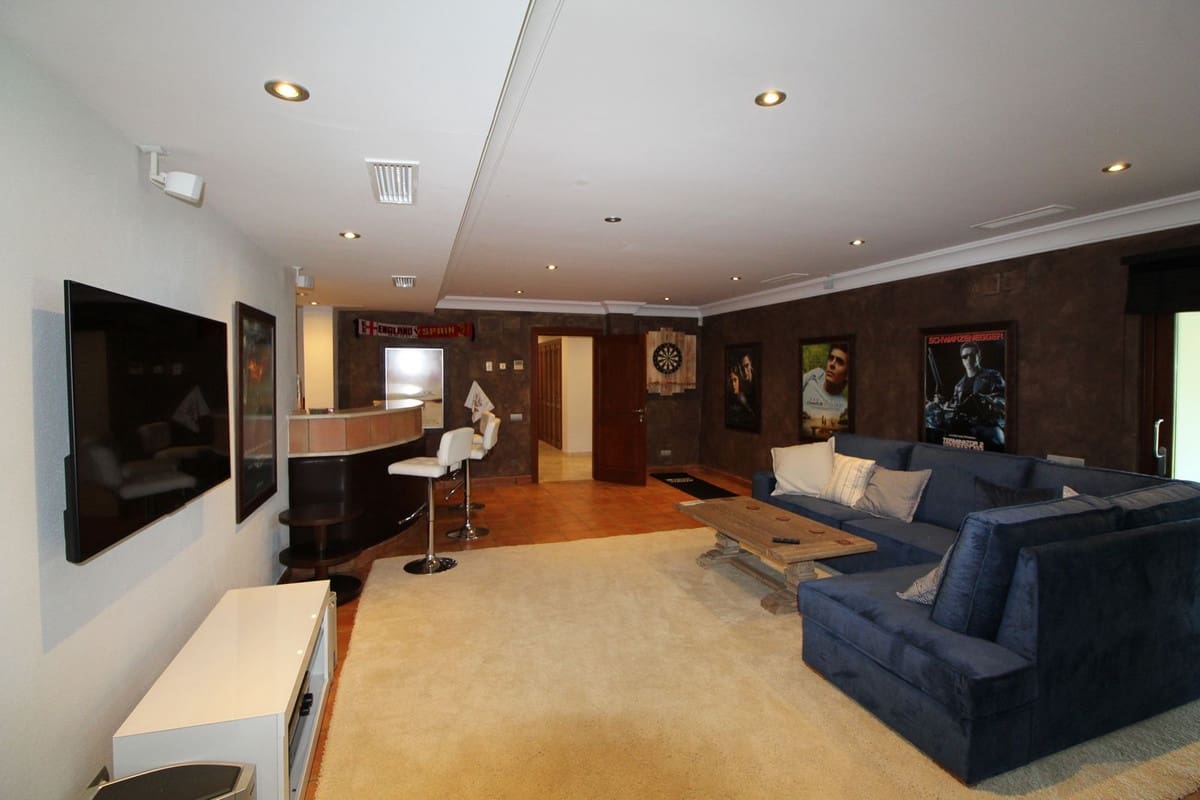 6 soveværelse Villa til salg i Sotogrande med garage - € 2.995.000 (Ref: 8221456)