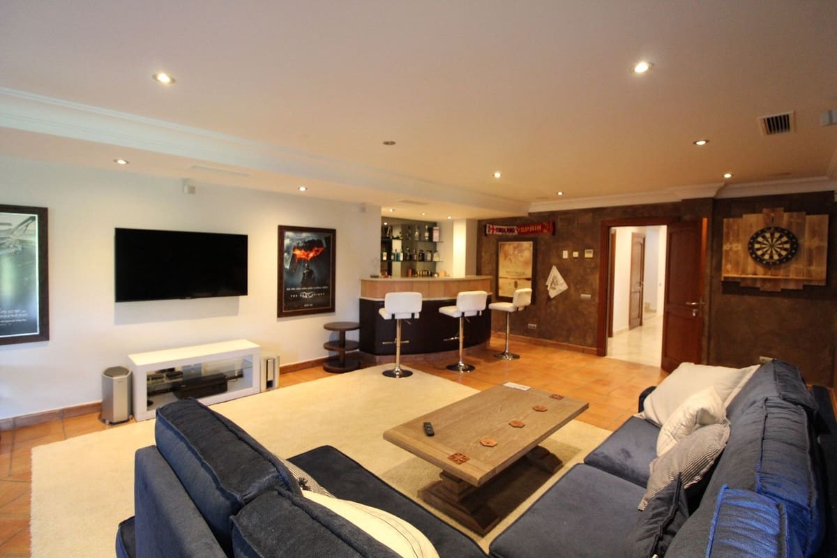 6 soveværelse Villa til salg i Sotogrande med garage - € 2.995.000 (Ref: 8221456)