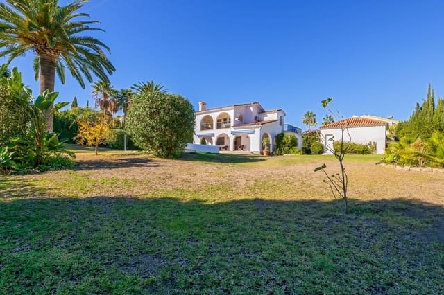 5 bedroom Villa for sale in Estepona with garage - € 1,399,900 (Ref: 8241204)