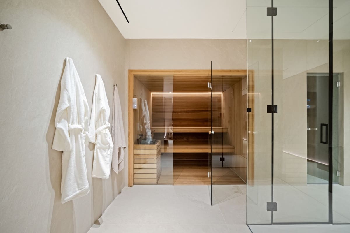 5 bedroom Villa for sale in Benahavis with garage - € 5,995,000 (Ref: 8244583)