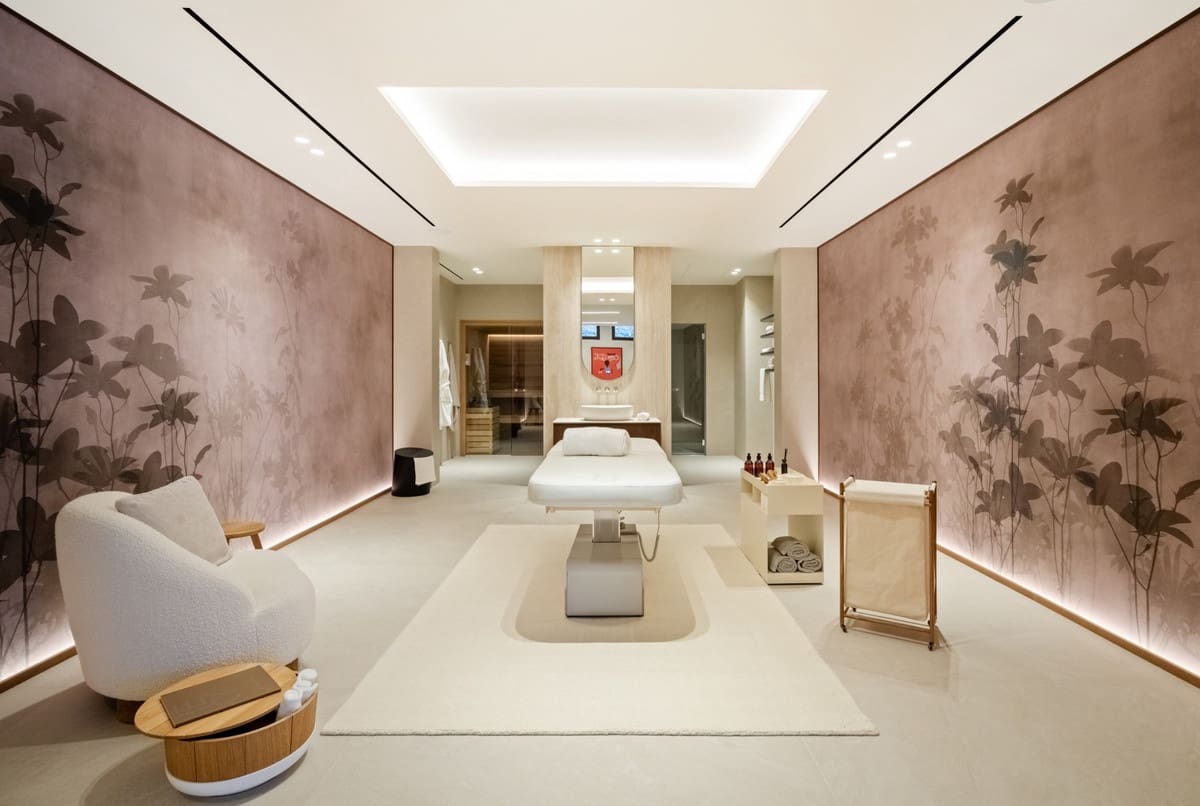 5 bedroom Villa for sale in Benahavis with garage - € 5,995,000 (Ref: 8244583)