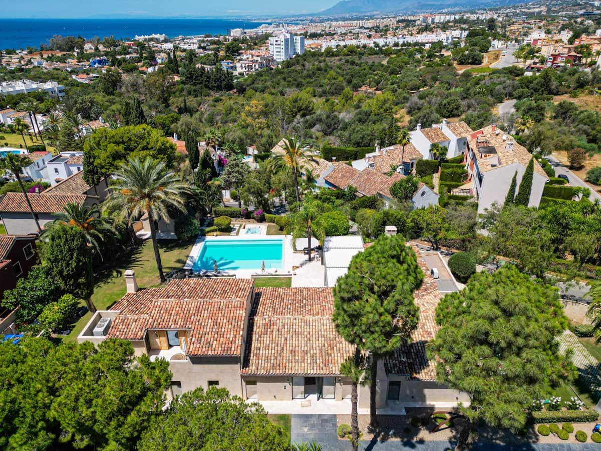 6 bedroom Villa for sale in Rio Real - € 3,500,000 (Ref: 8290620)