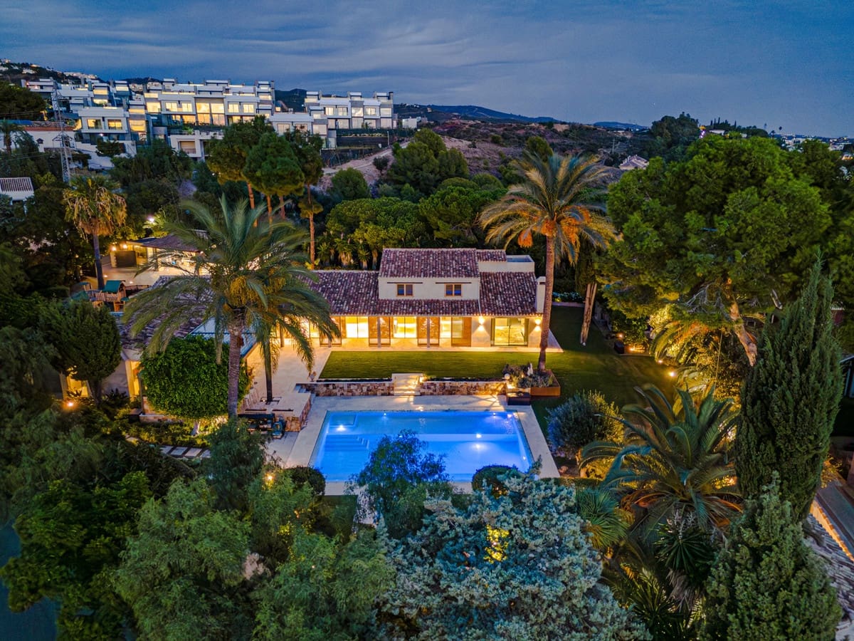 6 bedroom Villa for sale in Rio Real - € 3,500,000 (Ref: 8290620)