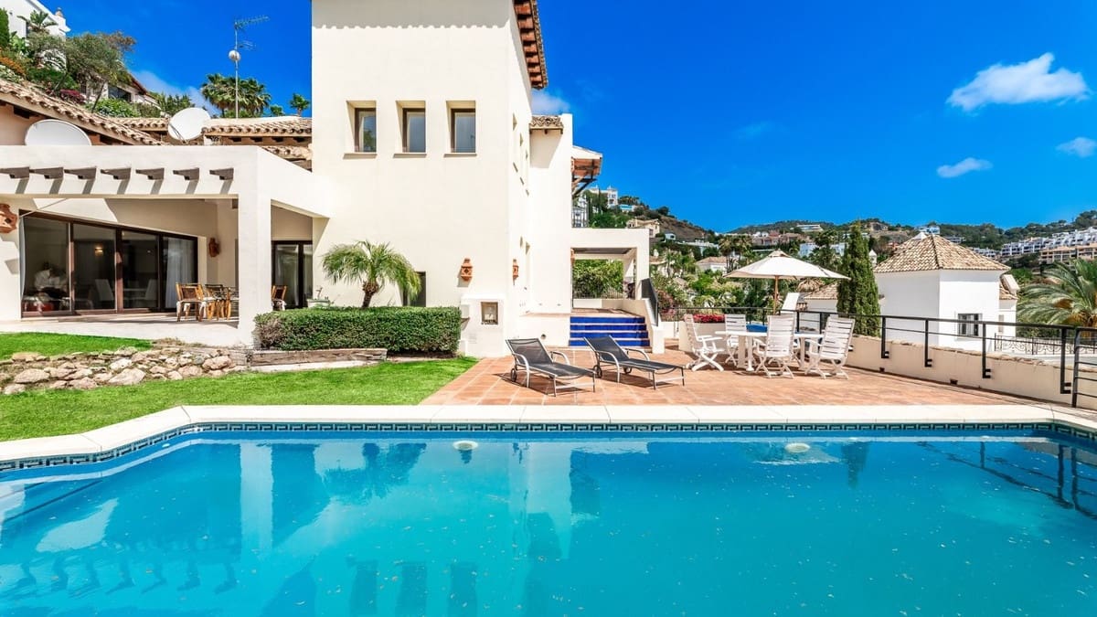 4 bedroom Villa for sale in Los Arqueros - € 1,890,000 (Ref: 8408908)