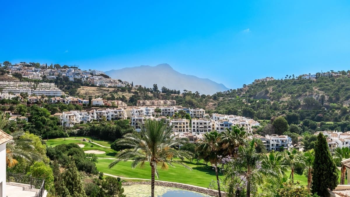 4 bedroom Villa for sale in Los Arqueros - € 1,890,000 (Ref: 8408908)