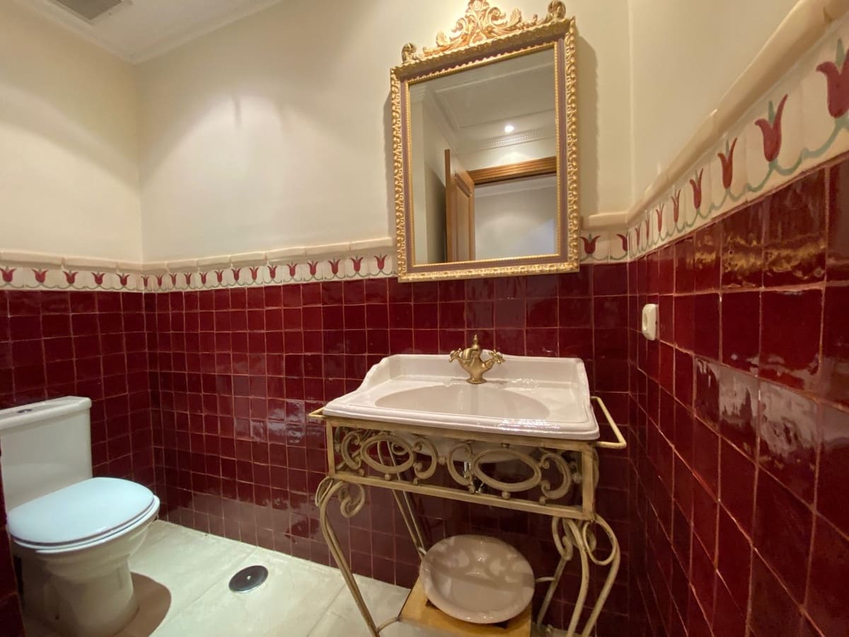 6 bedroom Villa for sale in Golden Mile with garage - € 4,500,000 (Ref: 8410506)