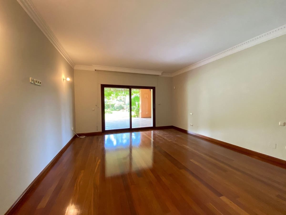 6 bedroom Villa for sale in Golden Mile with garage - € 4,500,000 (Ref: 8410506)