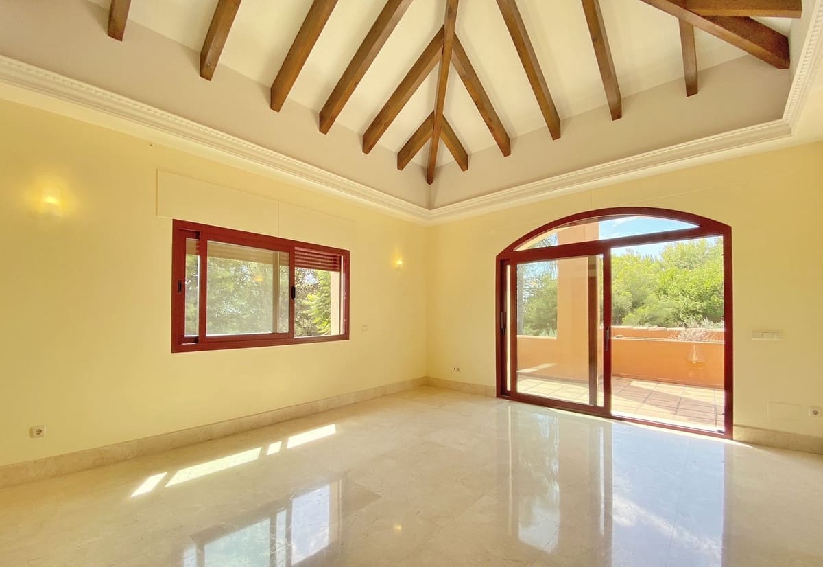 6 bedroom Villa for sale in Golden Mile with garage - € 4,500,000 (Ref: 8410506)