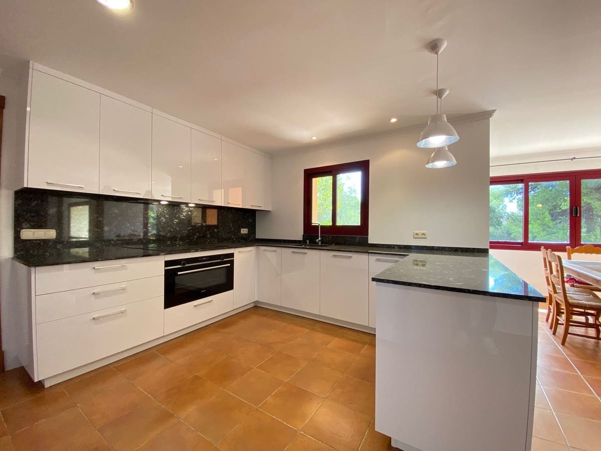 6 bedroom Villa for sale in Golden Mile with garage - € 4,500,000 (Ref: 8410506)