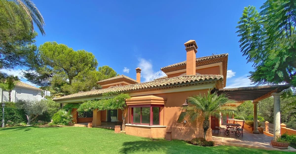 6 bedroom Villa for sale in Golden Mile with garage - € 4,500,000 (Ref: 8410506)