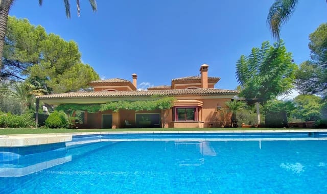 6 bedroom Villa for sale in Sierra Blanca, Marbella with garage - € 4,500,000 (Ref: 8410506)
