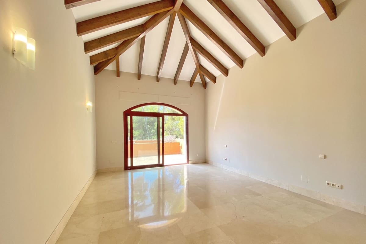 6 bedroom Villa for sale in Golden Mile with garage - € 4,500,000 (Ref: 8410506)