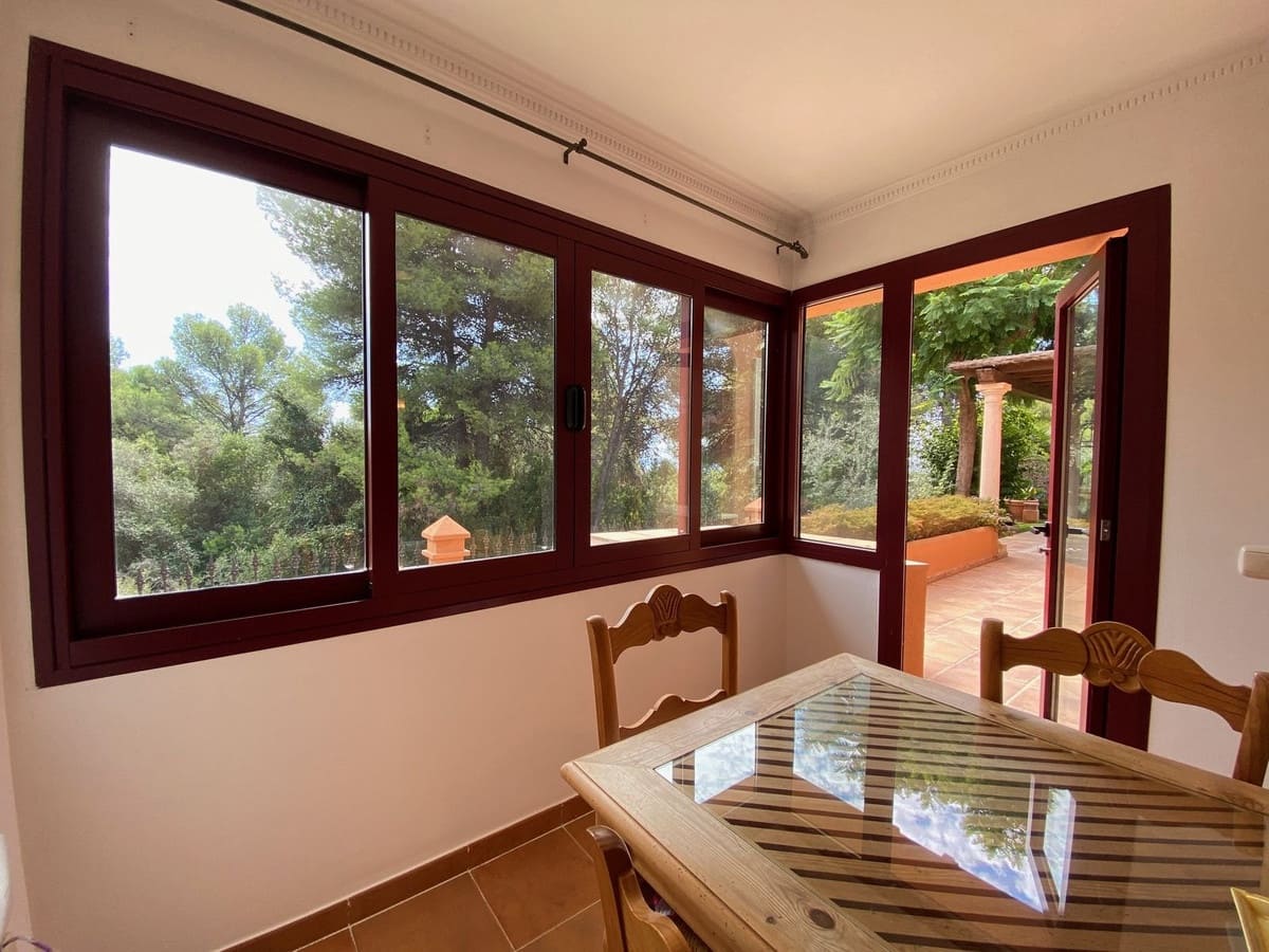 6 bedroom Villa for sale in Golden Mile with garage - € 4,500,000 (Ref: 8410506)