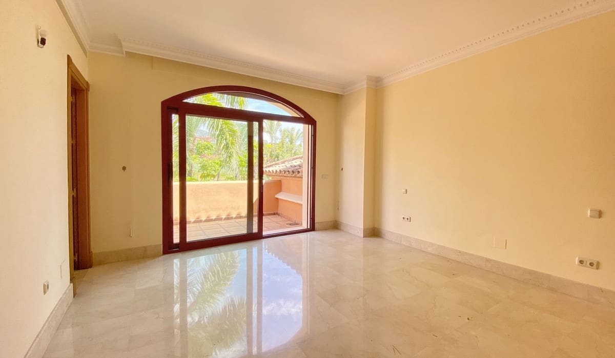 6 bedroom Villa for sale in Golden Mile with garage - € 4,500,000 (Ref: 8410506)