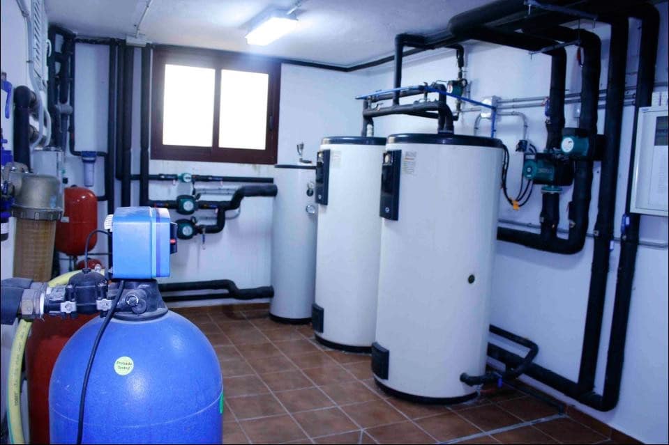 6 bedroom Villa for sale in Golden Mile with garage - € 4,500,000 (Ref: 8410506)