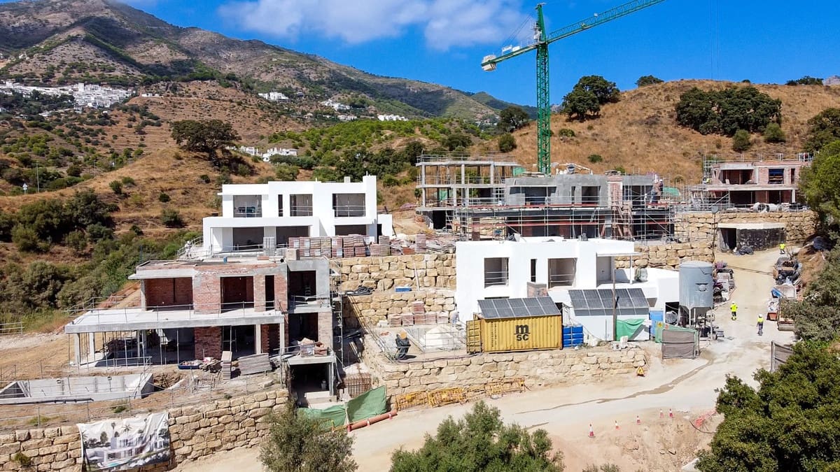 Chalet de 4 habitaciones en Mijas en venta con garaje - 1.975.000 € (Ref: 8459289)