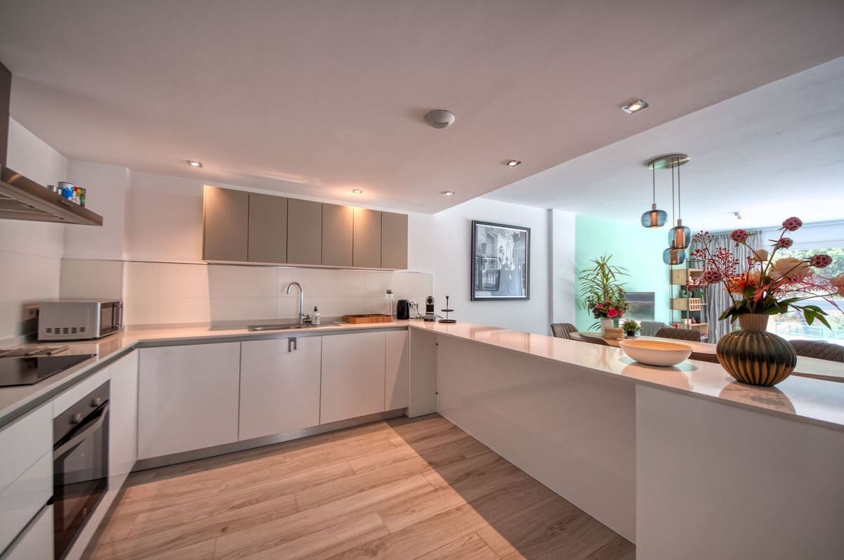 3 Zimmer Apartment zu verkaufen in Benahavis mit Garage - 750.000 € (Ref: 8471933)