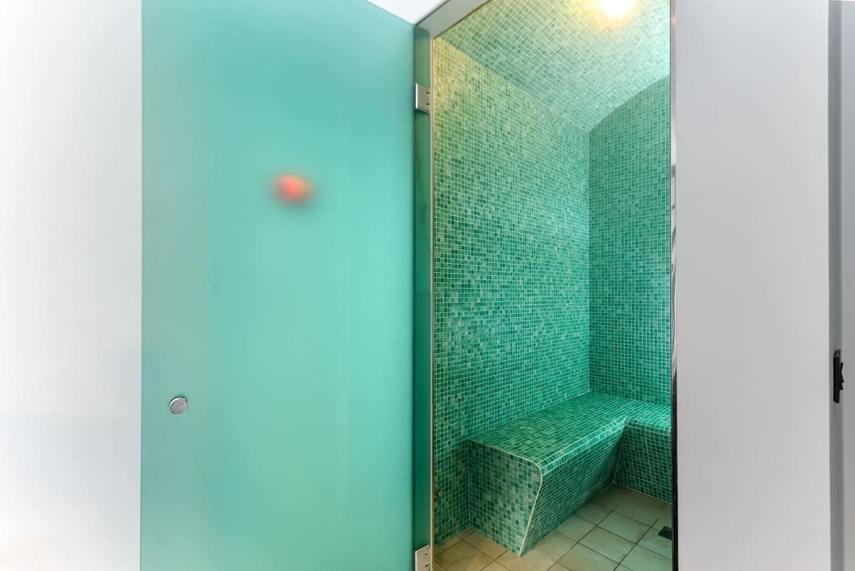 Chalet de 4 habitaciones en Manilva en venta con garaje - 3.450.000 € (Ref: 8488346)